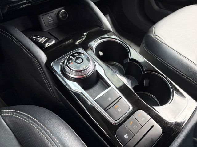 【全場認證五大保固】認證車 1.5旗艦版 全景天窗 Acc 盲點 CarPlay BO音響 腳踢電尾門 一手車原鈑件  第8張相片