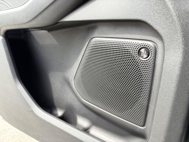 【全場認證五大保固】認證車 1.5旗艦版 全景天窗 Acc 盲點 CarPlay BO音響 腳踢電尾門 一手車原鈑件  第9張相片
