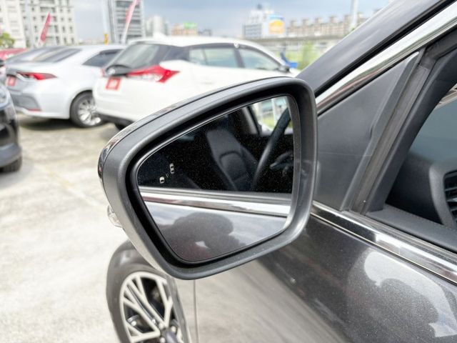 【全場認證五大保固】認證車 1.5旗艦版 全景天窗 Acc 盲點 CarPlay BO音響 腳踢電尾門 一手車原鈑件  第10張相片