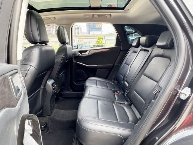 【全場認證五大保固】認證車 1.5旗艦版 全景天窗 Acc 盲點 CarPlay BO音響 腳踢電尾門 一手車原鈑件  第13張相片