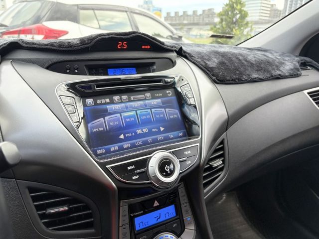 【全場認證五大保固】認證車 升級頂級配備 盲點偵測 LED頭燈 抬頭顯示 影音 一手車原鈑件  第9張相片