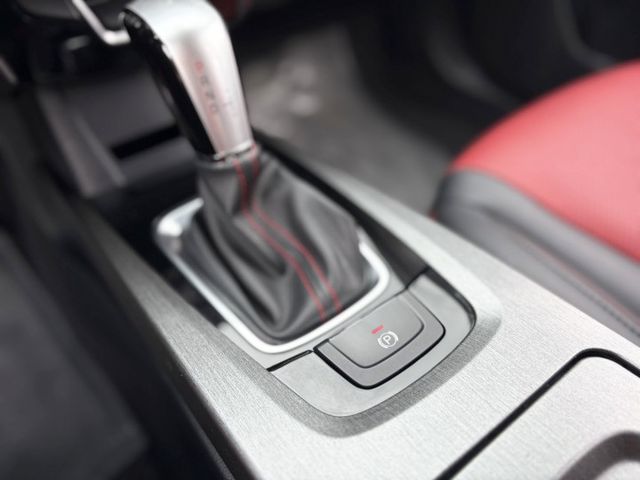 【全場認證五大保固】認證車 運動SPORT+版 僅跑6萬 天窗 側邊方向影像輔助 倒車影像 一手車庫車全車原鈑件  第13張相片