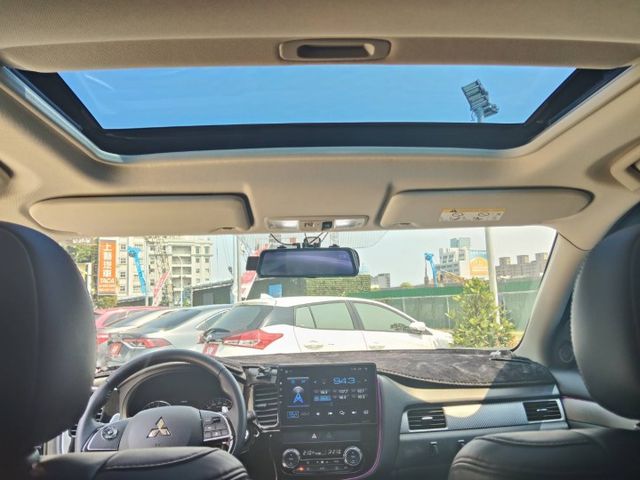【全場認證五大保固】認證車 最頂級旗艦4WD保證僅跑8萬9 ACC電尾門 盲點 電動椅 原廠保養 一手車原鈑件  第12張相片