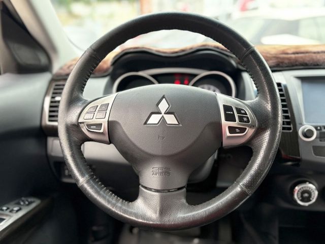 【全場認證五大保證】認證車 稀有4WD 僅跑11萬 免鑰匙 定速 循跡防滑 一手車原鈑件  第6張相片