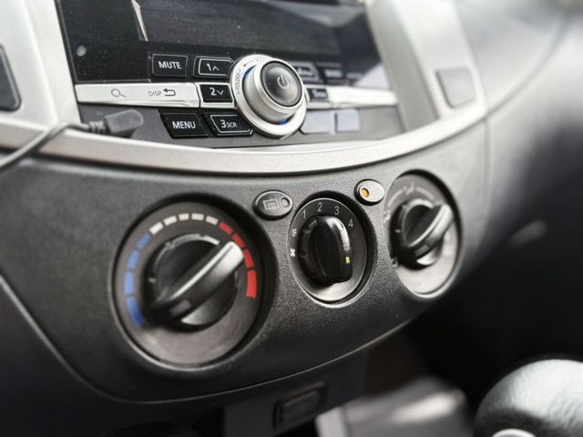 【全場認證五大保固】認證車 低里程 做生意賺大錢的好幫手 自排商用車首選 載客載貨皆宜 鋁圈 中央空調 100%原鈑件  第10張相片