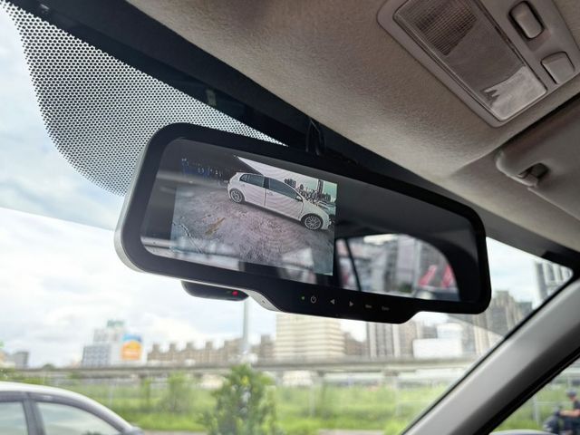 【全場認證五大保固】認證車 低里程 做生意賺大錢的好幫手 自排商用車首選 載客載貨皆宜 鋁圈 中央空調 100%原鈑件  第12張相片