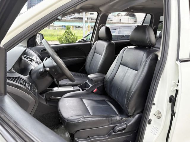 【全場認證五大保固】認證車 低里程 做生意賺大錢的好幫手 自排商用車首選 載客載貨皆宜 鋁圈 中央空調 100%原鈑件  第13張相片
