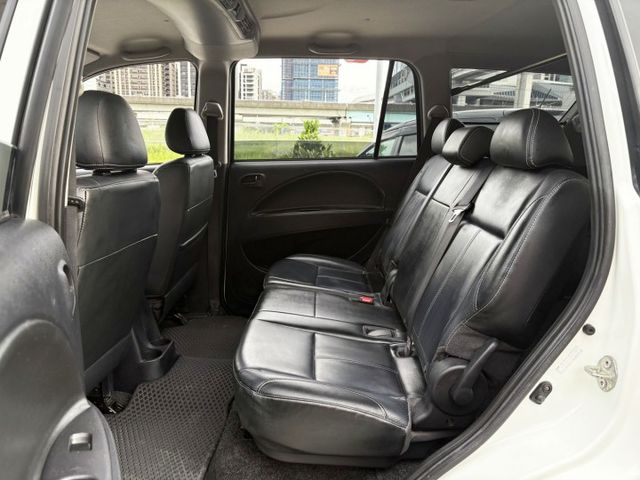【全場認證五大保固】認證車 低里程 做生意賺大錢的好幫手 自排商用車首選 載客載貨皆宜 鋁圈 中央空調 100%原鈑件  第15張相片