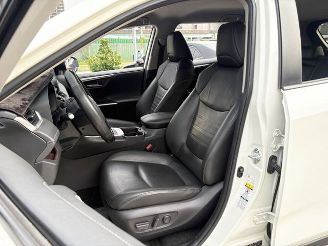 【五大保證五大保固】認證車 旗艦版 Acc CarPlay 駕駛記憶電動椅 盲點 環景 電尾門 一手車原鈑件原廠保養  第12張相片