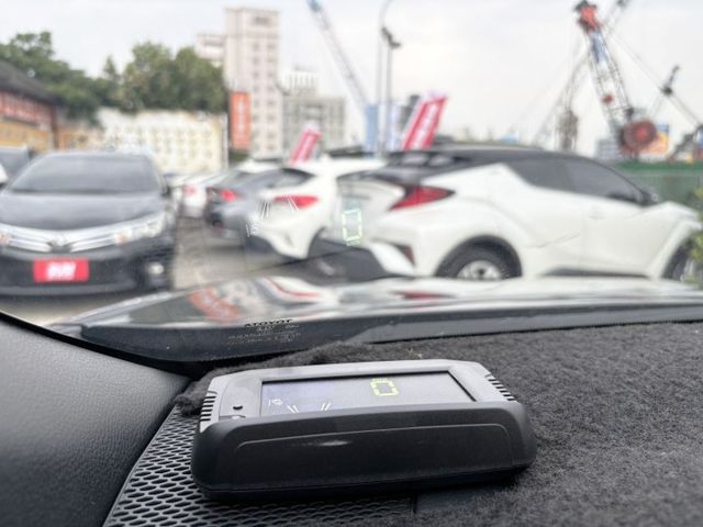 【全場認證五大保固】認證車 尊爵版 盲點 LED頭尾燈 僅跑3萬7 CarPlay 免鑰匙摸門 一手車庫車 原鈑件  第10張相片