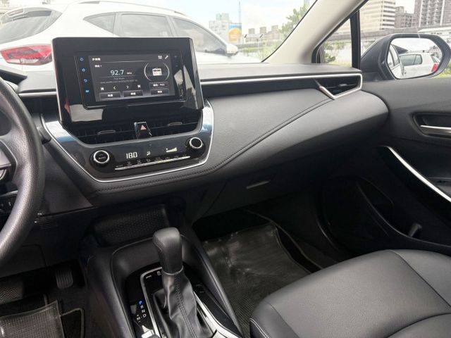 【全場認證五大保固】認證車 僅跑6萬原廠保養 Acc 車道偏移偵測 原廠倒車影像 一手車原鈑件  第8張相片
