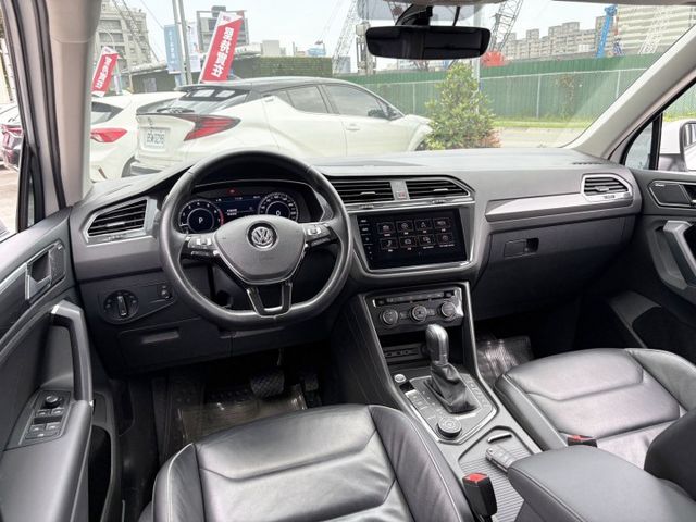 【全場認證五大保證】認證車 330TSI 4WD Acc CarPlay 環景 HUD 駕駛記憶電動椅 電尾門 自動停車  第5張相片