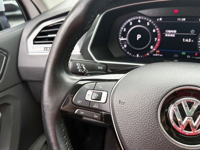 【全場認證五大保證】認證車 330TSI 4WD Acc CarPlay 環景 HUD 駕駛記憶電動椅 電尾門 自動停車  第7張相片
