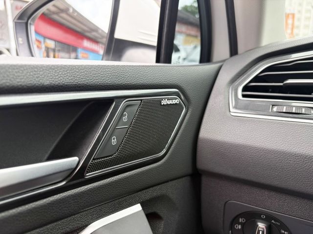 【全場認證五大保證】認證車 330TSI 4WD Acc CarPlay 環景 HUD 駕駛記憶電動椅 電尾門 自動停車  第13張相片