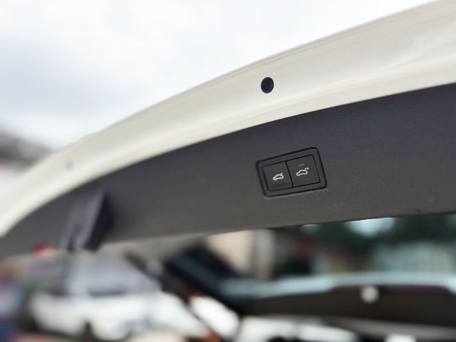 【全場認證五大保證】認證車 330TSI 4WD Acc CarPlay 環景 HUD 駕駛記憶電動椅 電尾門 自動停車  第16張相片