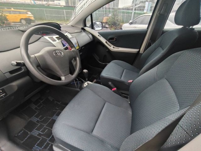 【全場認證五大保證】認證車 超優質代步小車 抬頭顯示 高效率全螢幕前後行車紀錄 八核心安卓影音 一手車  第5張相片