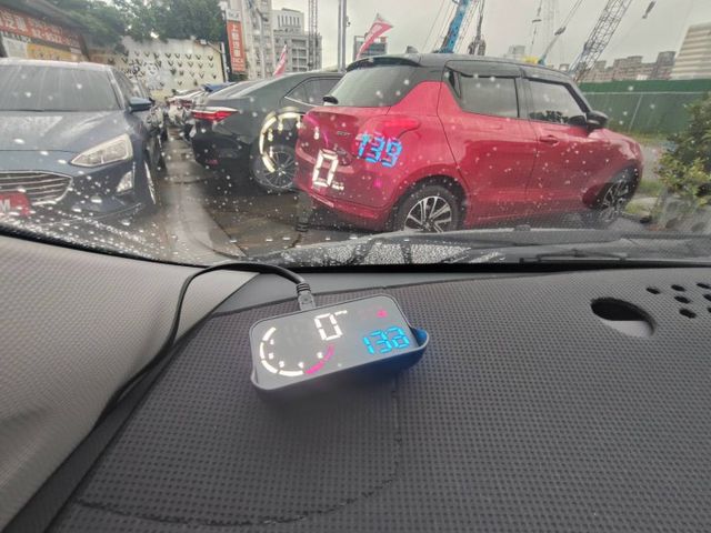【全場認證五大保證】認證車 超優質代步小車 抬頭顯示 高效率全螢幕前後行車紀錄 八核心安卓影音 一手車  第7張相片