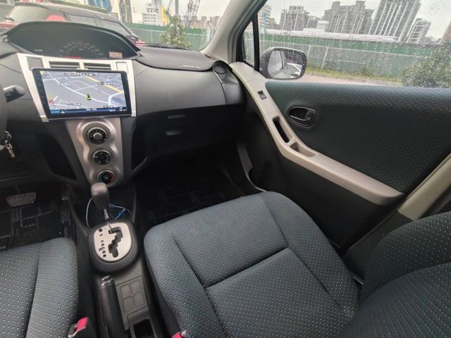 【全場認證五大保證】認證車 超優質代步小車 抬頭顯示 高效率全螢幕前後行車紀錄 八核心安卓影音 一手車  第10張相片