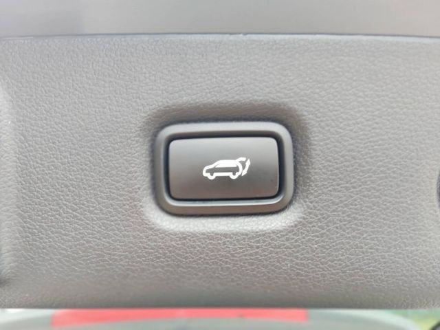 【全場認證五大保固】認證車 VIP-B版 僅跑3萬 四座電動椅 CarPlay 全景 盲點 環景 電尾門 一手車原鈑件  第16張相片