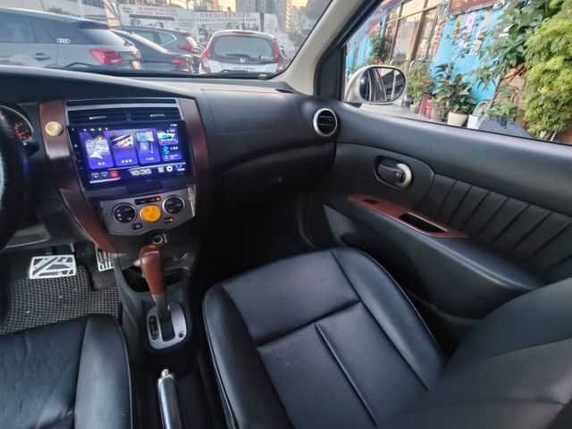 GRAND LIVINA  第10張相片