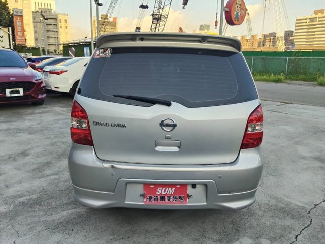 GRAND LIVINA  第16張相片