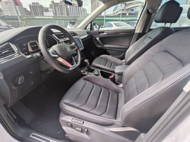 【全場認證原廠保固】認證車  正23年帝觀 330 TSI 4WD僅跑3萬 原廠保養  一手車全車原鈑件  第6張相片