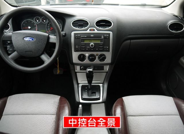 【1.8 優質代步 ★FOCUS-5D】 ✔️五門轎車款✔️後座冷氣出風口✔️省油有力✔️安全性佳✔️安全氣囊  第4張相片