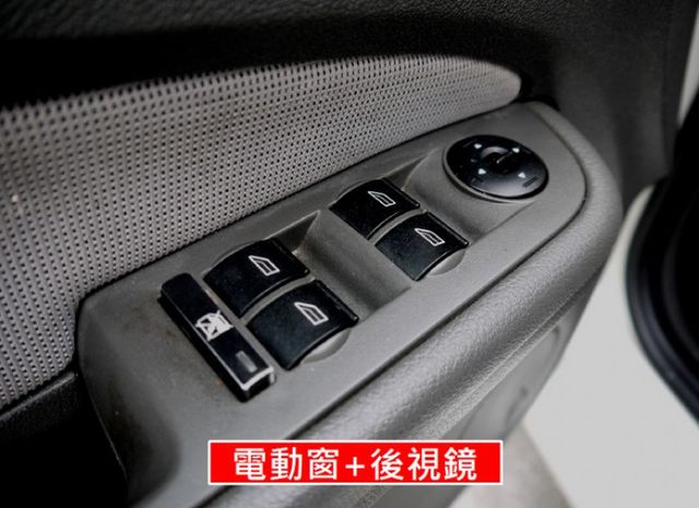 【1.8 優質代步 ★FOCUS-5D】 ✔️五門轎車款✔️後座冷氣出風口✔️省油有力✔️安全性佳✔️安全氣囊  第12張相片