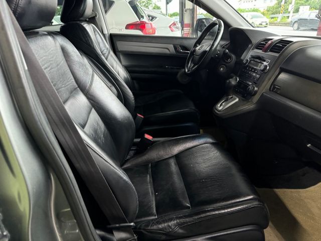 2007年式Honda CR-V，車況良好，搭載穩定動力系統，內裝寬敞舒適，適合家庭使用，保養完善，駕駛體驗優秀，物超所  第9張相片