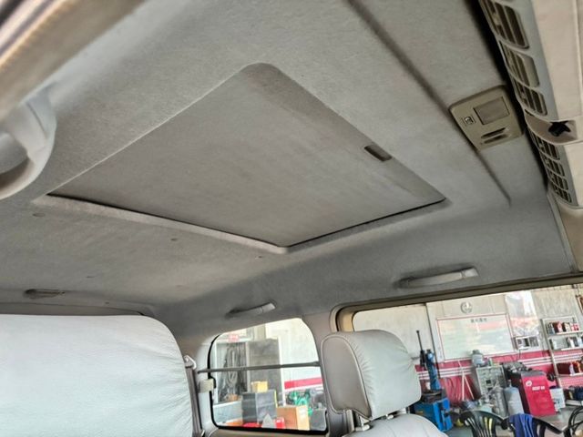 車況良好，空間寬敞，七人座車，動力穩定，維護良好，是實用又耐用的理想選擇！  第4張相片