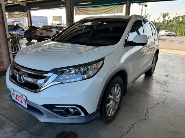 一手車，保養良好，搭載2.4L引擎，動力充沛，空間寬敞，安全配置完善，適合家庭使用，是可靠的中型SUV選擇。  第1張相片
