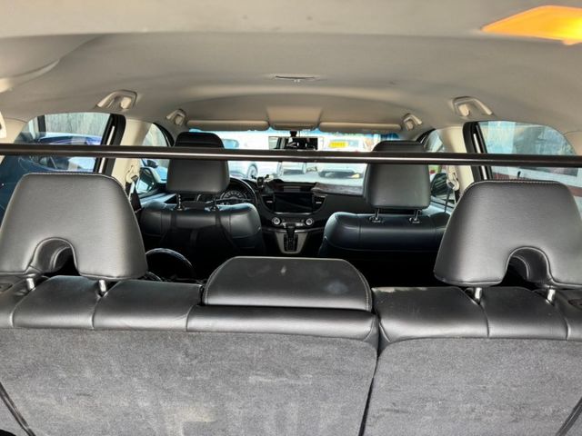 一手車，保養良好，搭載2.4L引擎，動力充沛，空間寬敞，安全配置完善，適合家庭使用，是可靠的中型SUV選擇。  第8張相片