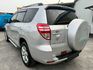 2009 RAV4，兼具實用與舒適，2.4L動力穩定，空間寬敞、視野佳，適合家庭與日常通勤，保值性高。  第6張縮圖