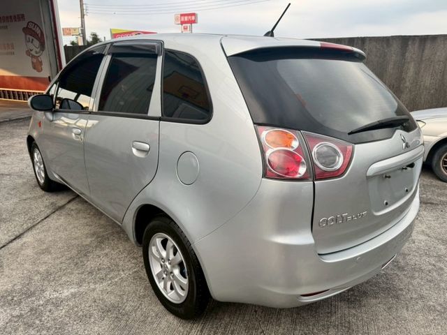2012年COLT PLUS空間靈巧、安全配備齊全、省油實用，都市小家庭理想首選。  第4張相片