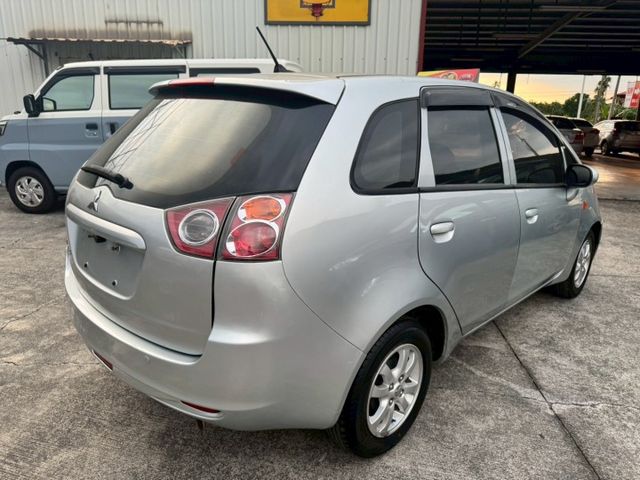 2012年COLT PLUS空間靈巧、安全配備齊全、省油實用，都市小家庭理想首選。  第6張相片