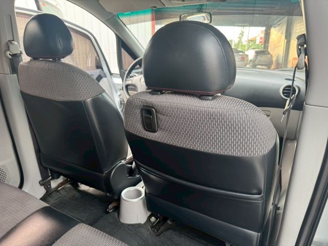 2012年COLT PLUS空間靈巧、安全配備齊全、省油實用，都市小家庭理想首選。  第10張相片