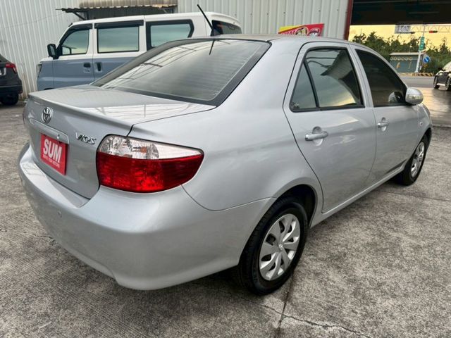 2011年VIOS外型簡約耐看，操控輕巧，省油耐用，維修便宜，妥善率高，代步通勤與新手駕駛的超值首選。  第6張相片