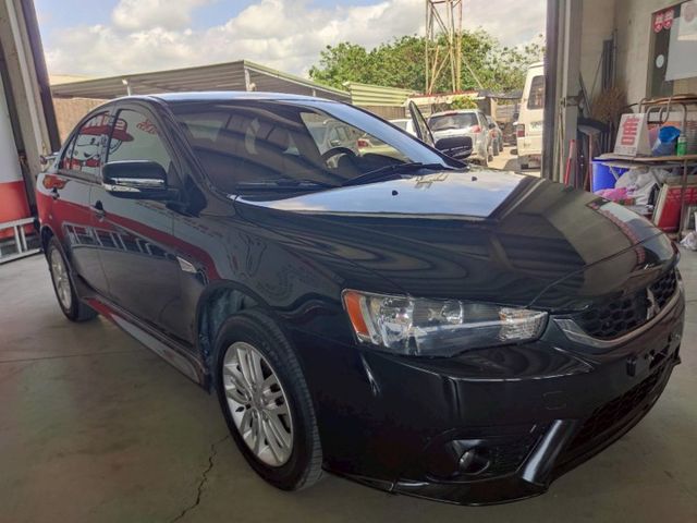 2014年FORTIS外型動感銳利，操控靈活，動力輸出穩定，內裝實用，安全配備齊全，適合年輕族群與日常通勤。  第3張相片