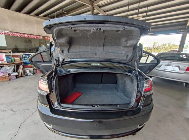 2014年FORTIS外型動感銳利，操控靈活，動力輸出穩定，內裝實用，安全配備齊全，適合年輕族群與日常通勤。  第9張相片