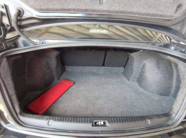 2014年FORTIS外型動感銳利，操控靈活，動力輸出穩定，內裝實用，安全配備齊全，適合年輕族群與日常通勤。  第10張相片