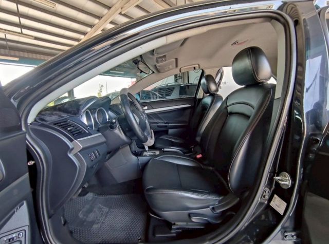 2014年FORTIS外型動感銳利，操控靈活，動力輸出穩定，內裝實用，安全配備齊全，適合年輕族群與日常通勤。  第11張相片