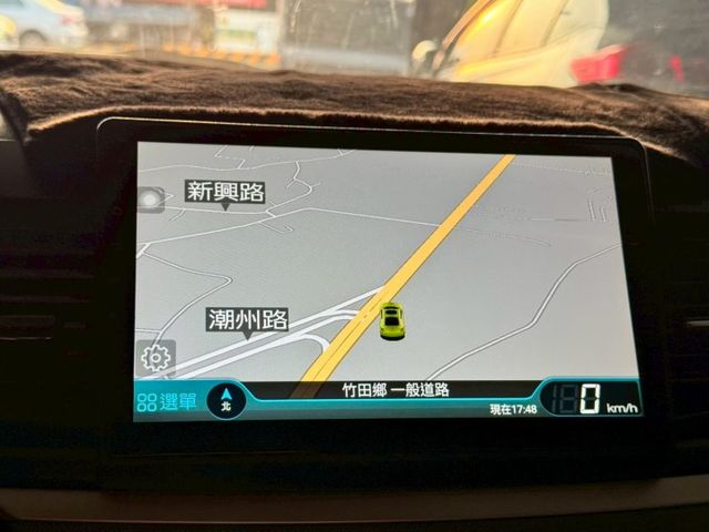 2014年FORTIS外型動感銳利，操控靈活，動力輸出穩定，內裝實用，安全配備齊全，適合年輕族群與日常通勤。  第19張相片