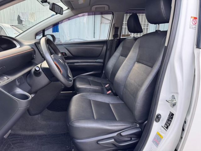 2018年SIENTA七人座空間彈性佳，雙側滑門便利進出，油耗省，安全配備齊全，適合小家庭與多人載客使用。  第9張相片