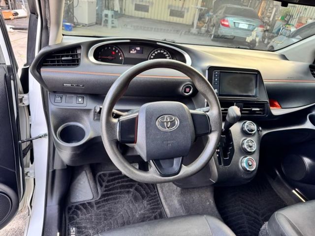 2018年SIENTA七人座空間彈性佳，雙側滑門便利進出，油耗省，安全配備齊全，適合小家庭與多人載客使用。  第13張相片