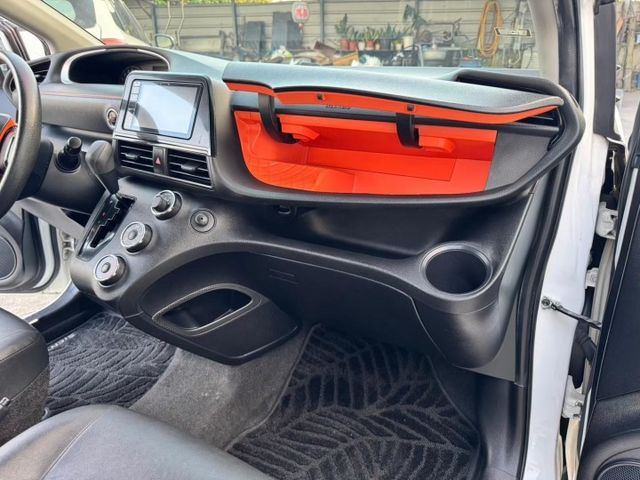 2018年SIENTA七人座空間彈性佳，雙側滑門便利進出，油耗省，安全配備齊全，適合小家庭與多人載客使用。  第14張相片