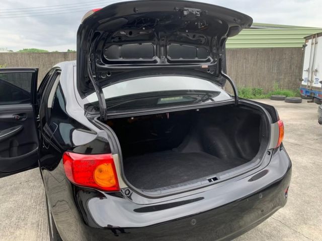 2010年ALTIS空間寬敞，乘坐舒適，動力平順，省油耐用，妥善率高，維修便宜，適合代步與家庭使用。  第7張相片