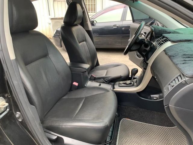 2010年ALTIS空間寬敞，乘坐舒適，動力平順，省油耐用，妥善率高，維修便宜，適合代步與家庭使用。  第9張相片