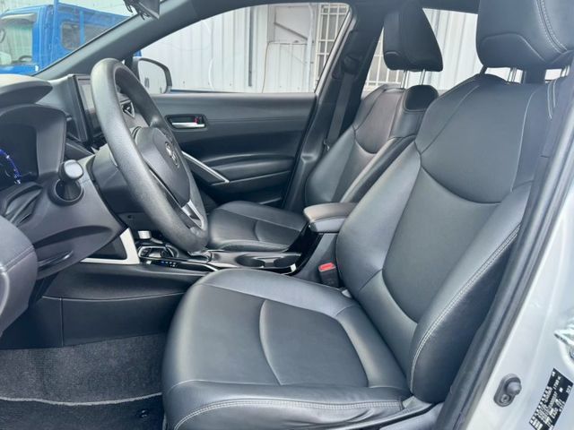 2020年TOYOTA Corolla Cross空間寬敞、油耗佳，配備7氣囊與TSS主動安全，外型時尚，是實用又安心的  第7張相片