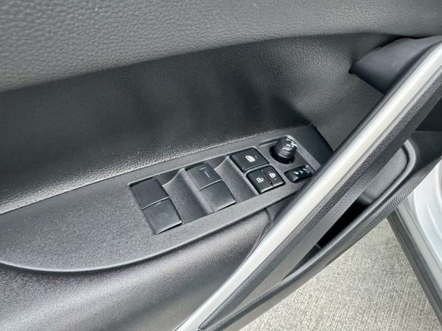 2020年TOYOTA Corolla Cross空間寬敞、油耗佳，配備7氣囊與TSS主動安全，外型時尚，是實用又安心的  第17張相片