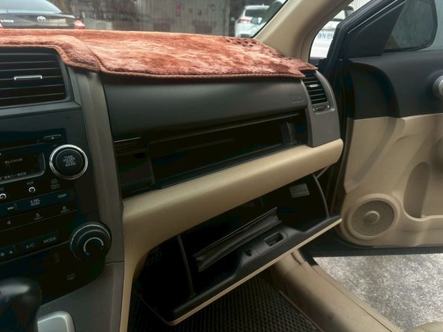 ✔️17吋鋁合金輪圈✔️電動天窗✔️投射式頭燈✔️鍍鉻水箱護罩✔️鍍鉻外門把手✔️單區恆溫空調系統  第13張相片